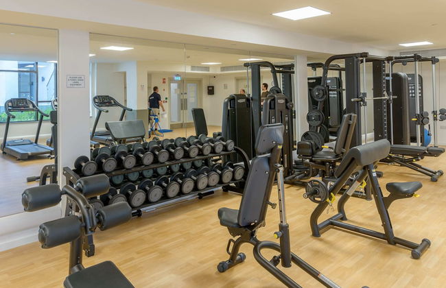 Luxury Modern Apartment With Exceptional Views! Hosted by Sweetstay - Photo 40