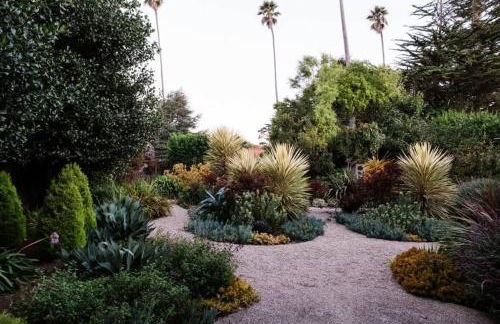 Unique Sculptured House with Private Beach Access - Foto 21