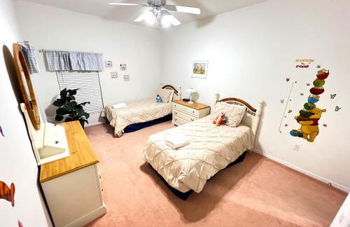 Lakefront Getaway LG South Facing Pool Hot Tub Pool Table & BBQ - 2 miles Disney - Foto 15