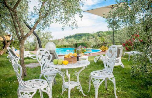 Romantic farmhouse villa Pallina to sleep 5 guests - Photo 43