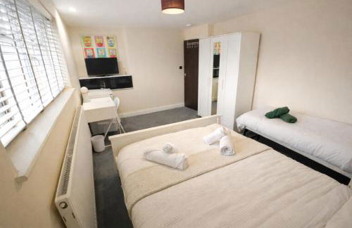 Spacious Modern 5 bedroom home near Heathrow Windsor - Foto 22