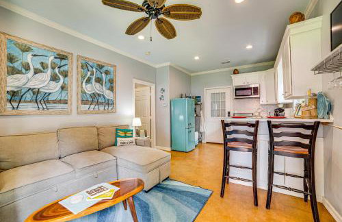 Pet-Friendly Lakefront Getaway with Hot Tub! - Foto 6