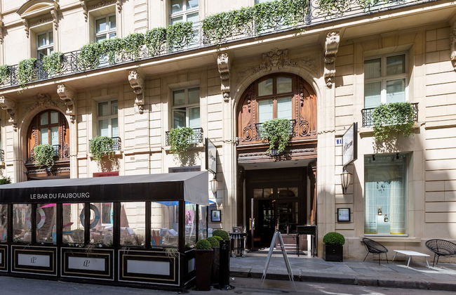 Luxury 2 Bedroom Duplex - Beautiful Monument View - Photo 35