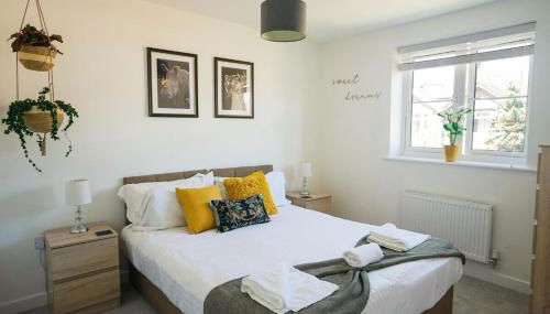 Central 2 Bedroom Flat with 2 Parking Spaces, Quiet and Modern Stay - Foto 3