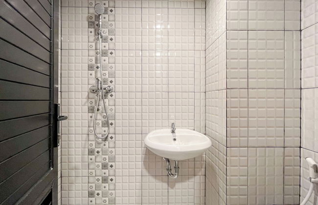 Modern Designed Studio At De Prima Apartment - Photo 10