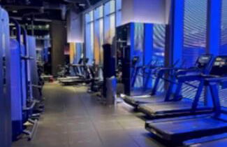 Snug 3BR HighRise with Pool, Spa & Rooftop Views - Foto 18