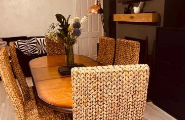 Stylish & Spacious Victorian Home near Severn Valley Railway & Safari Park - Foto 3