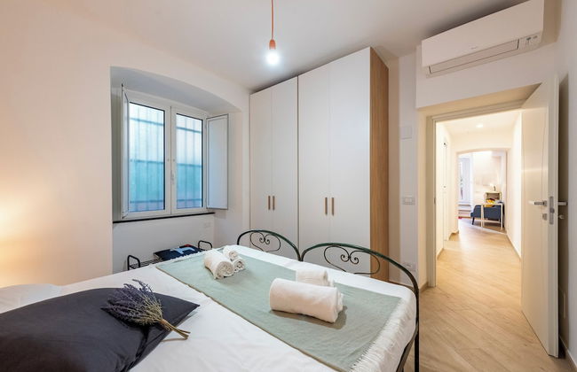 Central Flat In Genova - Photo 2