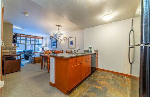 Luxury Oasis Village Ski-in Ski-out - Photo 17