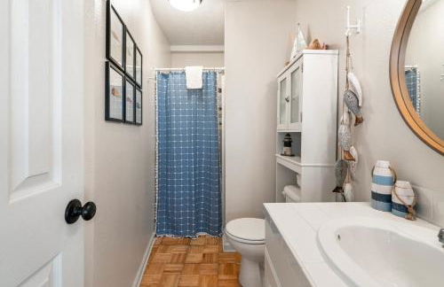 Seaside Sunrise: A Peaceful Escape by the Ocean - Photo 14