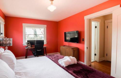 Gorgeous Eccentric Family Home with Cowboy Pool - Foto 50