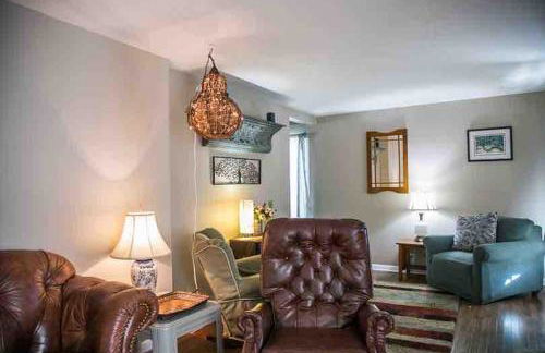 Paradise By The Park - 3 bd and 1 ba Family Getaway - Photo 10