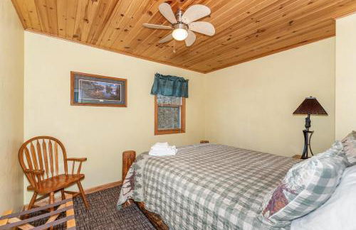 Cedaroma private Home in Resort to relax in the northwoods - Photo 16