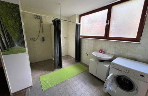 Monteurzimmer 3 Pers, Würzburg, Gerbrunn, Gemeinschaft Küche, Dusche, WC - Foto 5