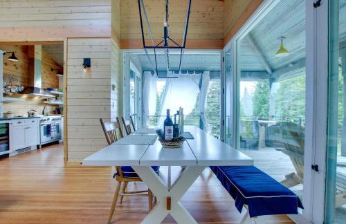 Serene Washington Island Getaway with Private Beach! - Photo 8