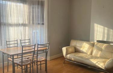 First floor 1 bed apartment with lounge and kitchen - Photo 7