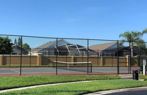 Restful 4BR 3BA with BBQ, Heated Pool & SPA - Foto 39