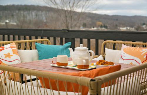 Bliss of Burdett on the Seneca Wine Trail w Hottub and Barbecue - Foto 9