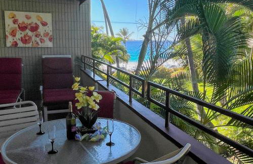 Direct oceanfront Magic Sands beach condo - Pool, AC, 2B2B, sleeps 6 - Foto 3