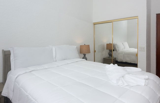 Pineapple Villa 442 2 Bedroom Condo by RedAwning - Foto 4