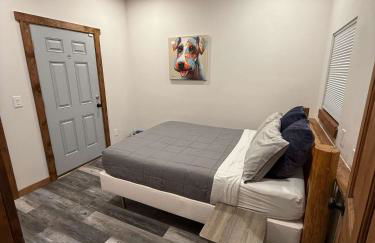 Rustic 5BR Escape with Private Hot Tub 25min to Park City - Foto 20