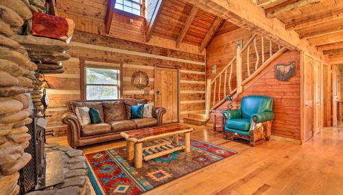 Luxe Dog-Friendly Cabin with Hot Tub and Game Room - Foto 4