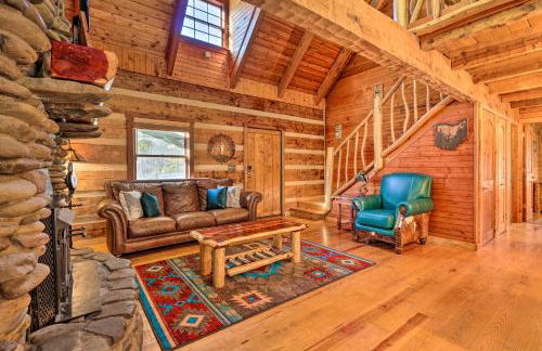 Luxe Dog-Friendly Cabin with Hot Tub and Game Room - Foto 4