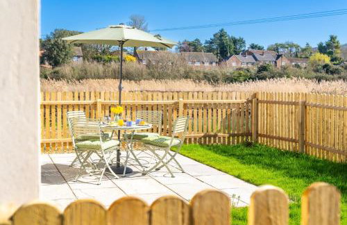 Funzi- Private Norfolk Retreat dog friendly garden - Photo 9