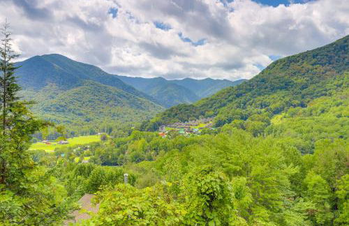 Maggie Valley Mountain Escape with Fireplace and Deck! - Foto 28