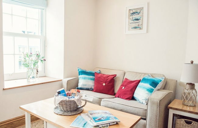 Padstow Breaks - Duke House - Photo 24