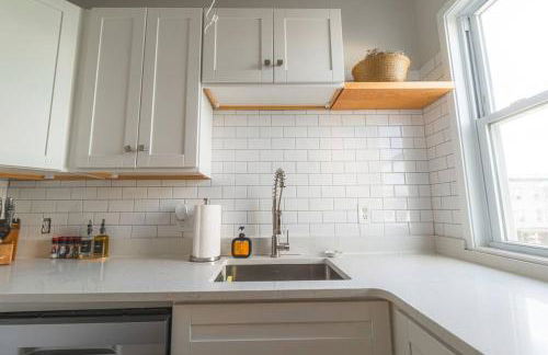 Charming 4 BDR - Walk to Downtown & Free parking! - Foto 12