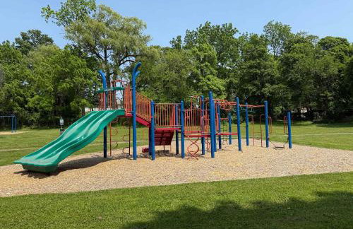 Jefferson & Grounds 3BR Steps from HWS and Hot Tub - Foto 39