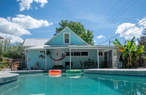 Family Home with Private Pool Yard Only 24 Mi to Disney - Foto 5