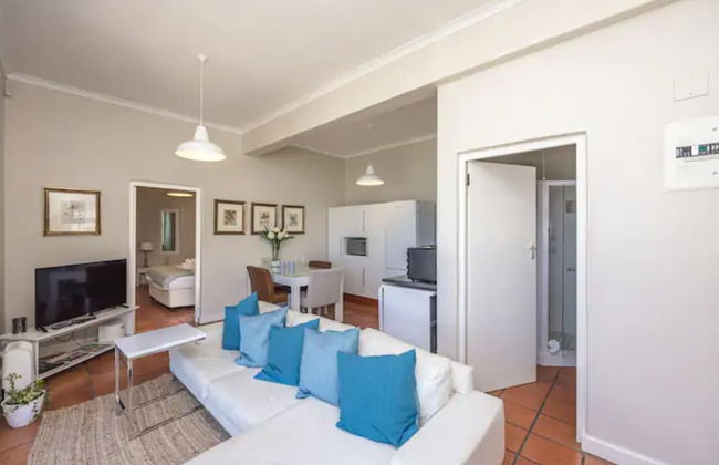 Perfect Getaway in Clifton - Photo 14