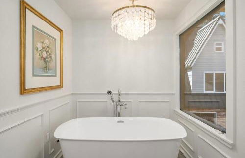 European White Castle on Lake Desire Private Dock - Foto 34