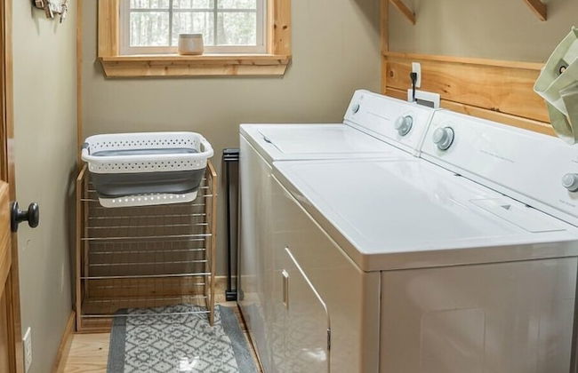 Tree Top Lodge - Gorgeous Lake Cabin With Hot Tub & Magnificent Views Of Forests And Mountains! 3 Bedroom Cabin by Redawning - Foto 28