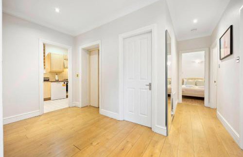 Private Oxford Street Luxe Apartment - Photo 27