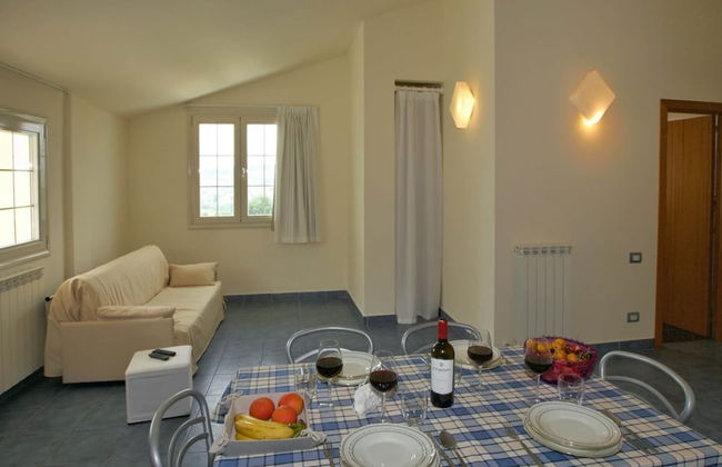 Villa with Salt Water & Heated Pool & Hot Tub near sea - Foto 52