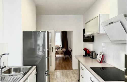 Design Apartment - Parking - Kingsize-Bett - 2x Bad - Zentrum - Foto 6