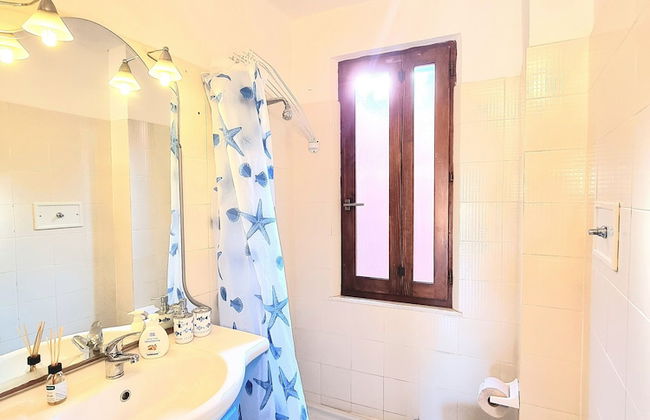 4 Bedroom Villa With Garden 3 min Walk From Beach! - Foto 22