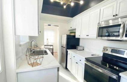 Crown Point Home w/ Cowboy Pool 2 Blocks to Bay - Foto 4