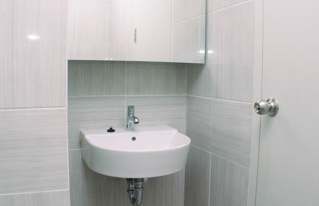 Homey And Minimalist Studio At Vasanta Innopark Apartment - Photo 21