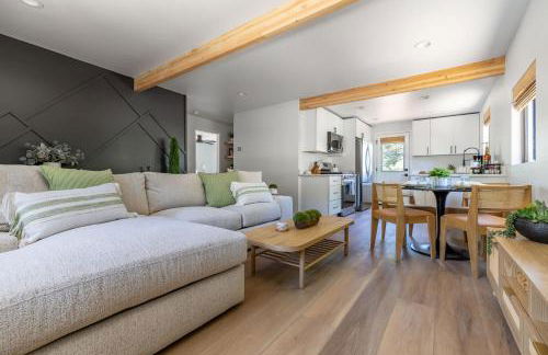 The Mountain Magnolia - Photo 2