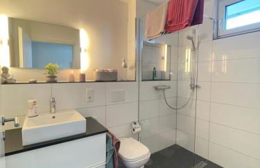 MiCasa OL - Deluxe Apartment mit Stil - Carport Stellplatz - Küche - WLAN - 3,7 KW Steckdose für E Auto - Terrasse - Photo 5