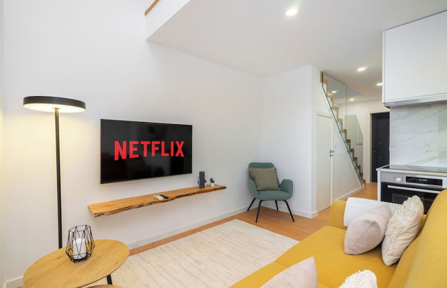 C312 Riverside View Premium Apartment w/ AC & Terrac - Foto 1