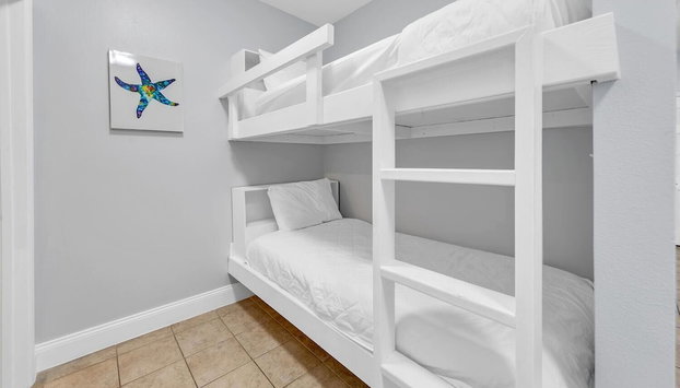 Laketown Wharf 2013 - Foto 3, Habitación