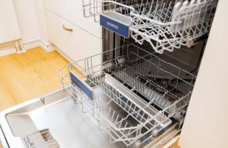 C4S -COME4STAY -InnHarmony- Stilvoll eingerichtetes Apartment für bis zu 8 Personen - Hochwertige Betten I voll ausgestattete Küche I Balkon I Badezimmer I WLAN I Smart TV - Foto 15