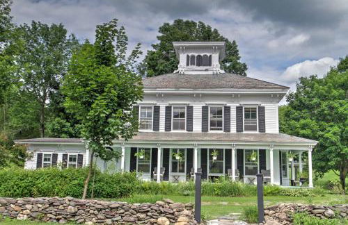 Gorgeous Victorian-Style House with Hilltop Pool! - Photo 1