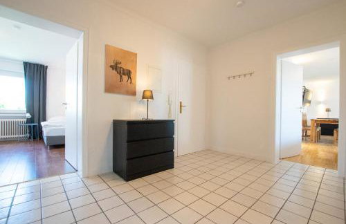 Tolstov Apartments - 1 , 3 and 4 Room Apartments - 20 min Messe DUS & Airport DUS - Foto 13