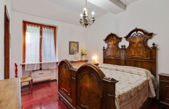 Villa in Torri del Benaco With Lake Garda Views - Photo 2